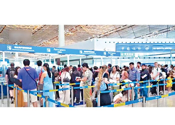 北京口岸本年度出入境人員數量超越去年。