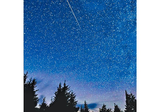 每逢夏季，北美洲上空經常出現流星雨。