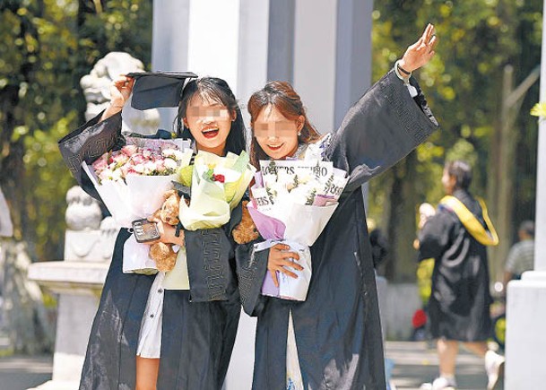 高校教師性騷擾頻生  8年前論文重獲關注