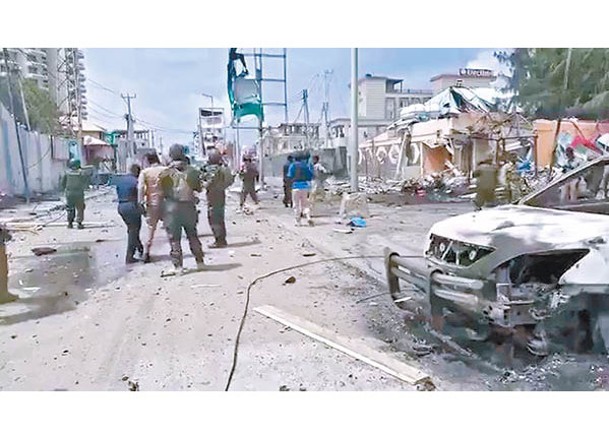 武裝分子襲酒店  索馬里32死63傷
