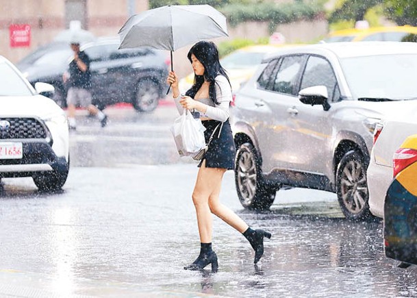 廣東迎下半年首場冷空氣  暴雨持續