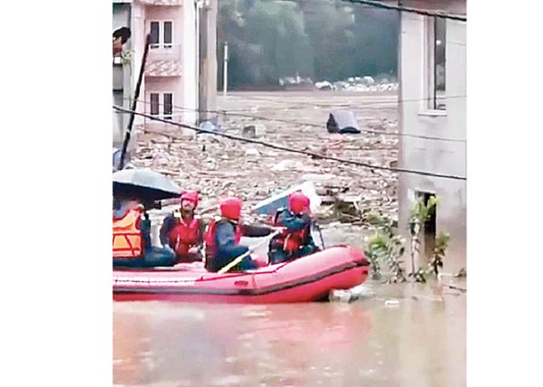 尼泊爾暴雨  釀129死62失蹤