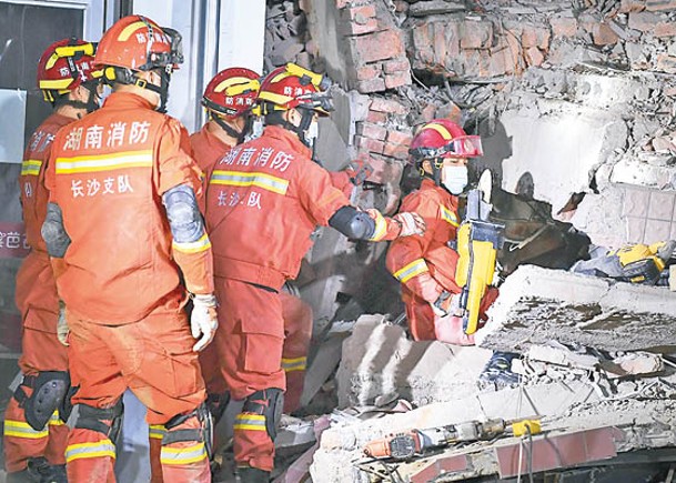 長沙市前年發生居民自建房倒塌事故，造成54死。（中新社圖片）