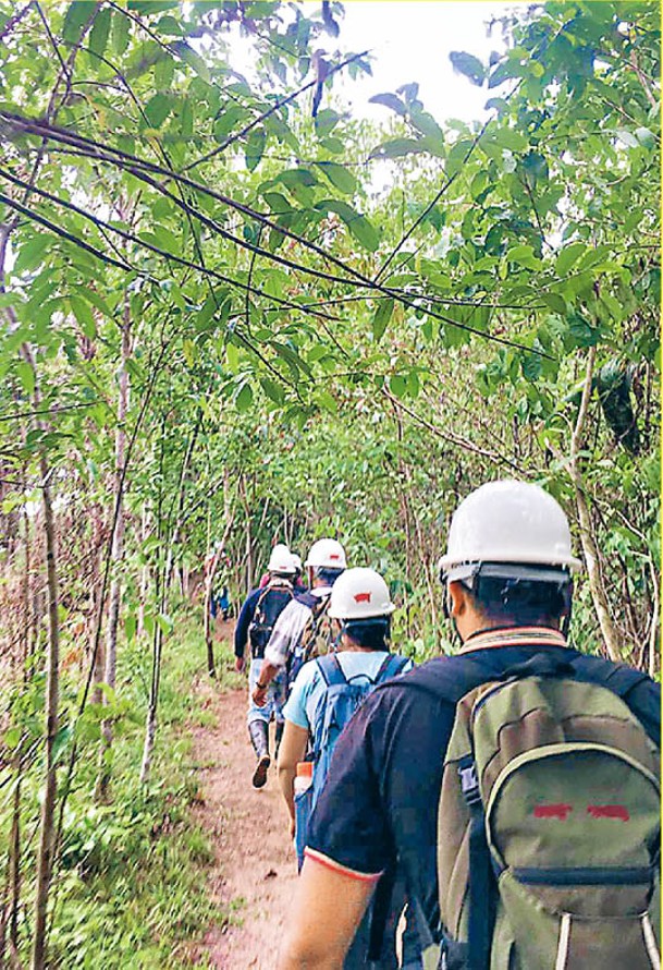 當地農民擔任導遊，為遊客介紹特色文化和歷史景觀。