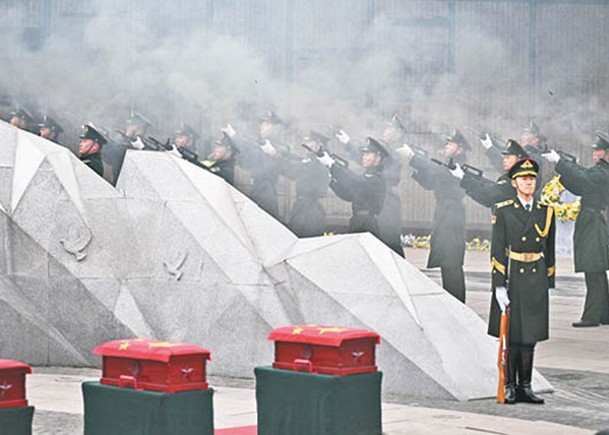 在韓43志願軍  返抵瀋陽下葬