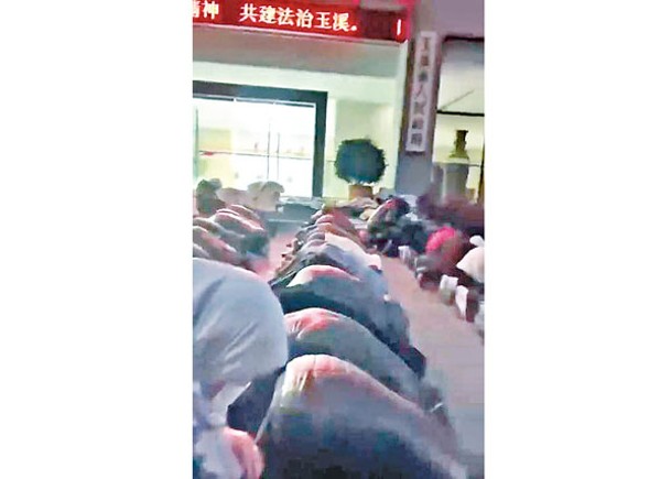 傳教士被拘  回教徒市政府前抗議