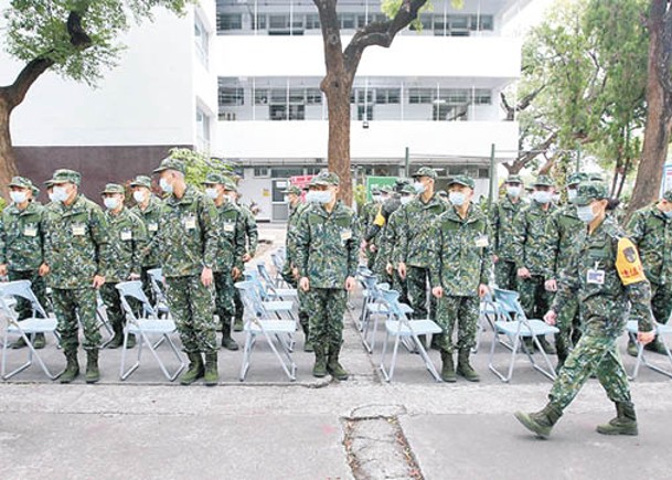 台灣恢復義務役首年  缺人員及訓練裝備