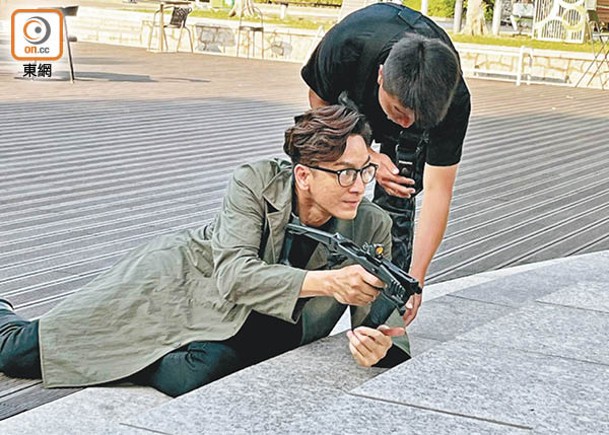 艾力寶雲拍戲意外槍殺攝影師  馬國明開真槍  專人傍實嚴防悲劇