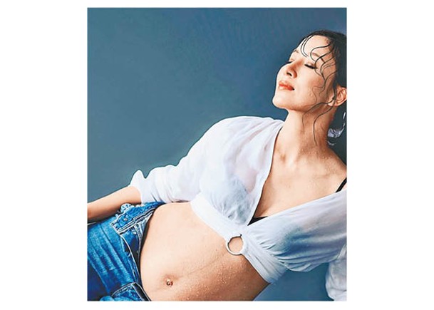 楊茜堯展露孕媽媽的最美曲線。