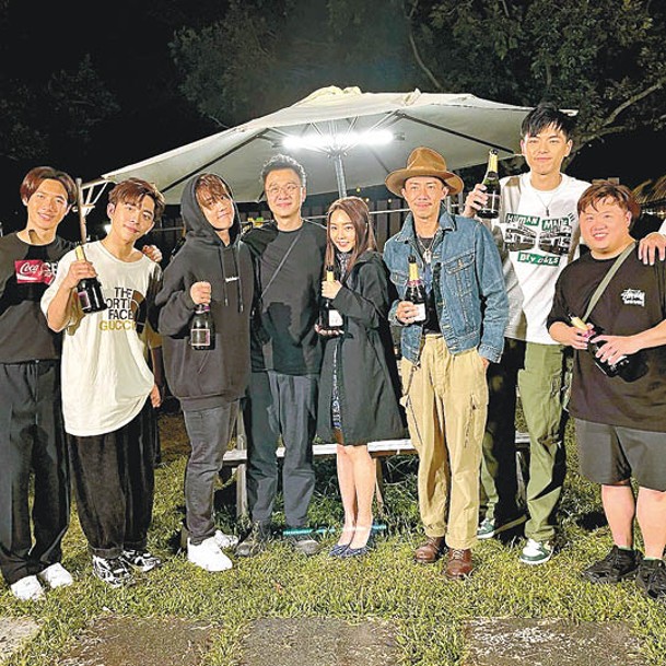 Edan（左二起）與姜濤等合演的《季前賽》已煞科。