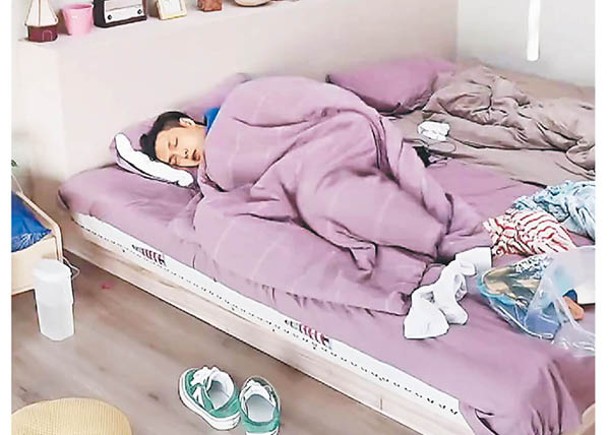 中娛星動：臥床休養不送醫  張藝興發燒無罩開工  被轟播疫