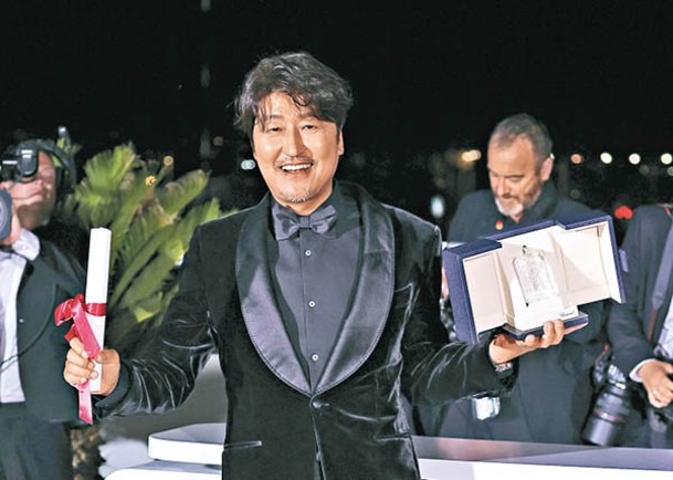 宋康昊成為首位在康城稱帝的韓國男星。（Getty Images圖片）