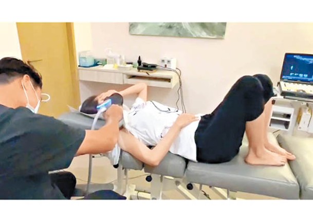 徐若瑄接受「震波」治療，一度痛到踢腳。