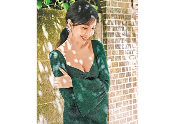 網民把焦點集中在楊謹華的身材上，大讚她超美。