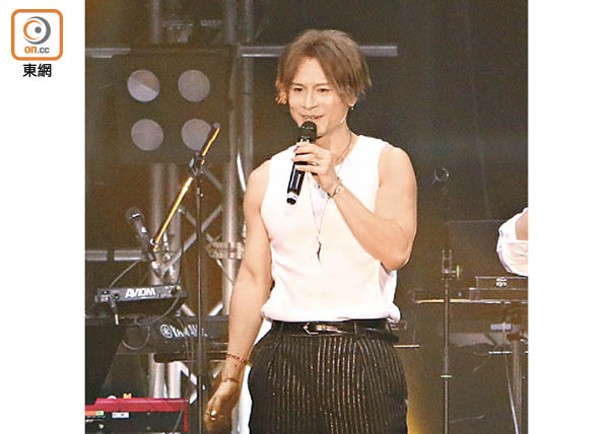 陳健安於音樂會上大晒麒麟臂。