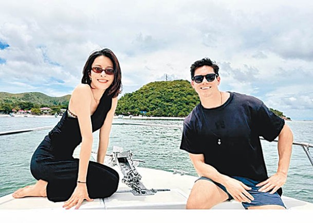 張曦雯與男友到菲律賓旅遊，出海暢玩。