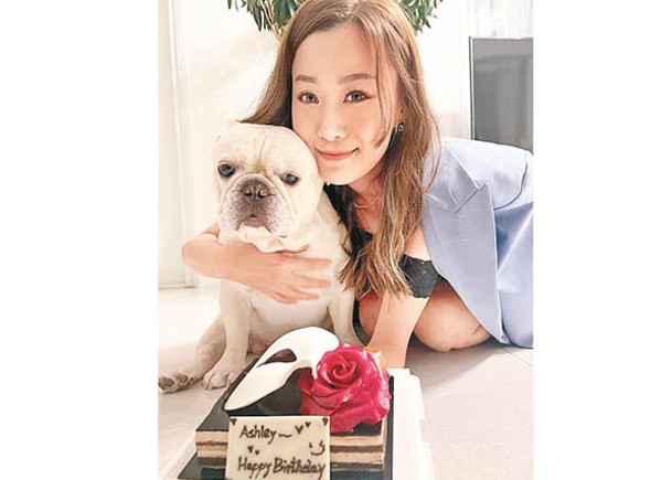 朱智賢最想愛犬健康，年年陪她慶生。