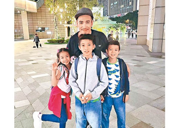 子女到深圳探班，讓陳豪感受家庭溫暖。