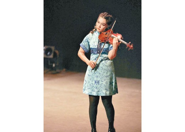 黃洛妍拉小提琴  挑戰高難度