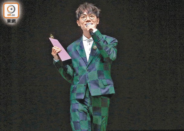 林家謙在創作方面連捧兩個大獎，在台上呼籲其他歌手切勿追數。