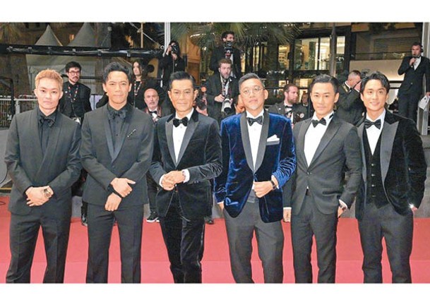 胡子彤（左起）、張文傑、古天樂、導演鄭保瑞、林峯及劉俊謙到康城為新片造勢。