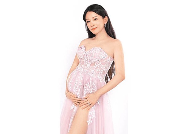 文凱玲指腹中寶寶活躍，預產期為7月。