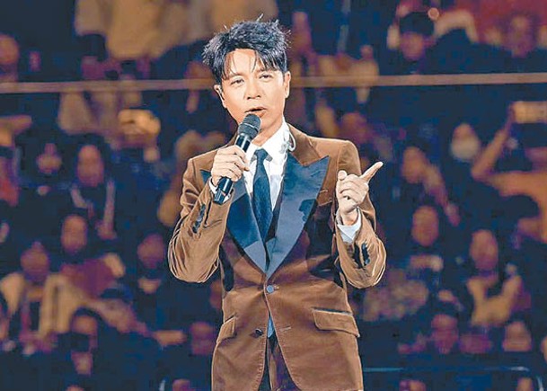 李克勤廣州演出  全場陪慶生