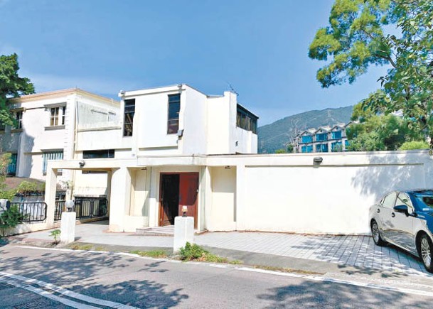 壽山村道26號一幢獨立屋以呎價約5萬元轉手。
