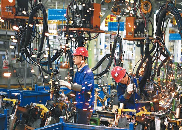 內地工廠待遇較差、規矩較多，令中國年輕人對製造業的熱情下降。