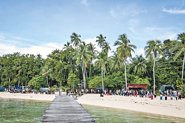 馬來西亞有眾多度假村，旅遊業發達。