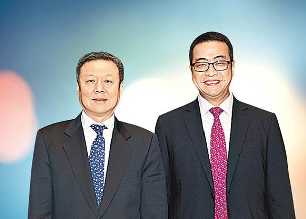 翁順來（右）追隨王曉初（左）超過20年，現時終於「升呢」做中巴CEO。