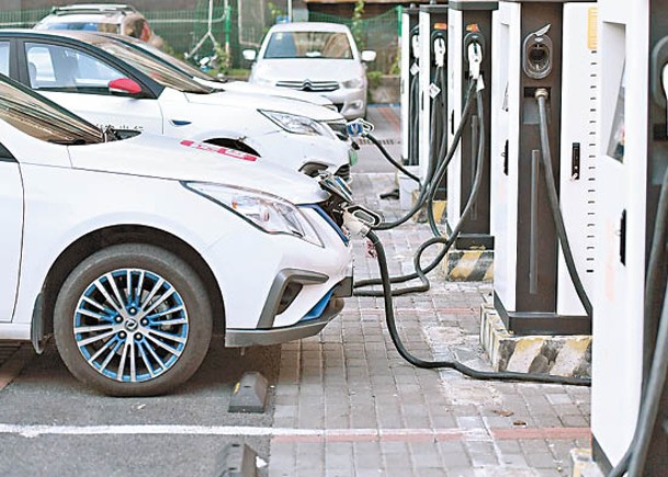 全球減碳下，有利電動車產業。