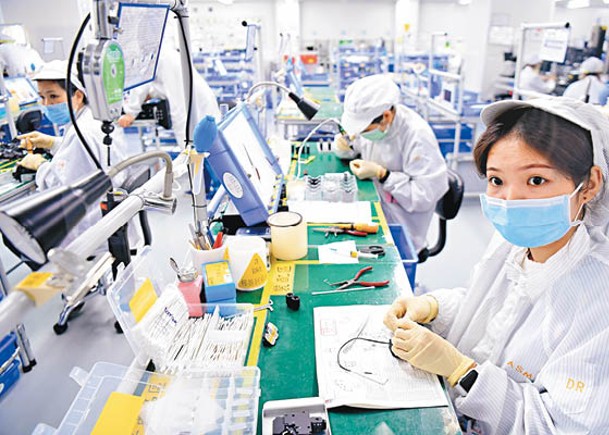 深圳電子產業佔內地整體規模約五分之一，封城嚴重損害廠商營運。