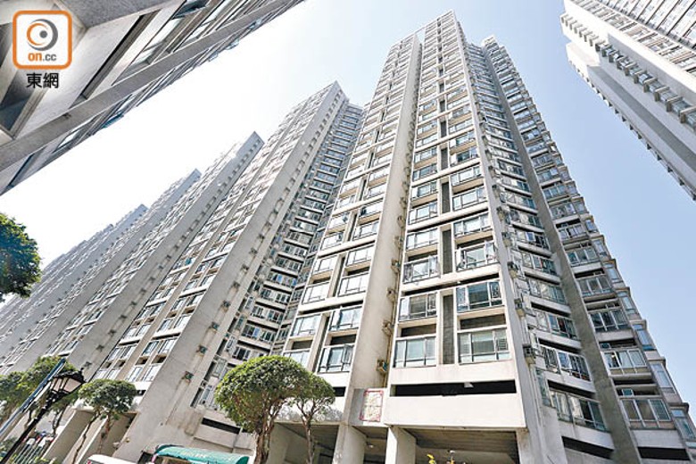 麗港城5月暫錄約10宗買賣，平均實用呎價約13,919元。