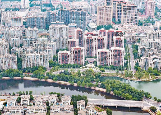 上海樓成交面積飆9.6倍 仍難V形復甦