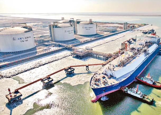 部分前往北亞的液化天然氣船隻需改道，勢推升能源價格。