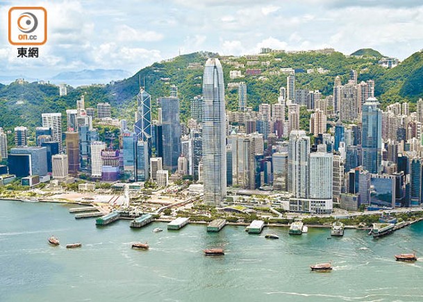 香港宜把握及延續其國際金融樞紐地位，發展成國際「綠色金融中心」。