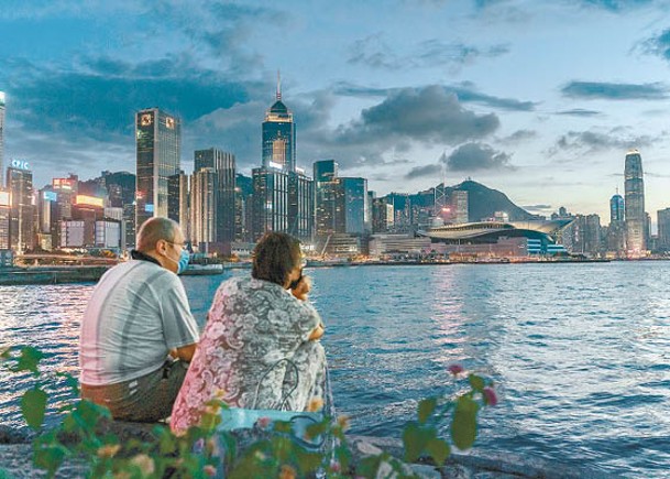 瑞銀直言，國際旅客量可能小幅復甦，但這班旅客在疫前對香港零售額貢獻較低。