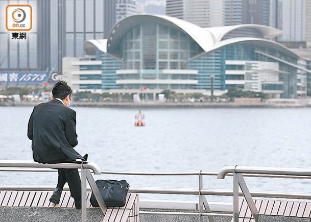 香港私營經濟景氣度每況愈下，衰退風險上升。