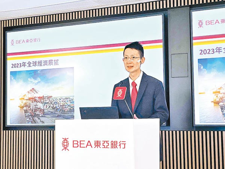 蔡永雄表示，東亞銀行預期內地及香港經濟明年將逐步恢復。