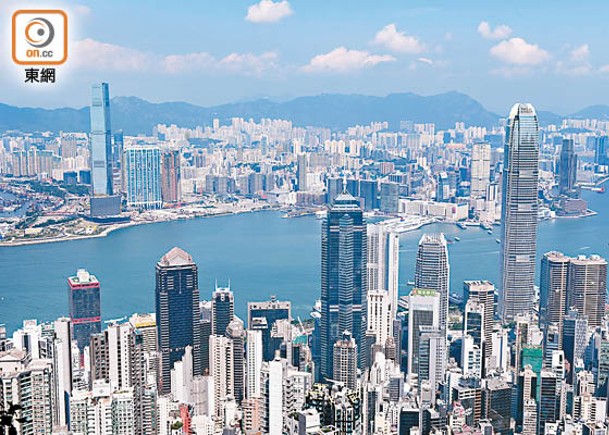 目前香港約有36萬間中小企，佔本地企業數目98%，對經濟復甦起關鍵作用。