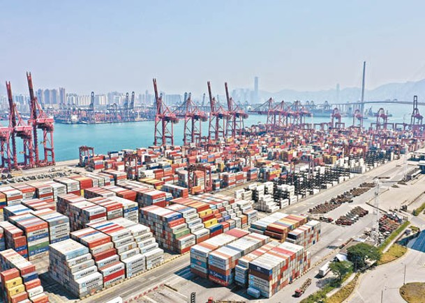 香港以轉口港起家，現已轉型為「金融轉口港」。