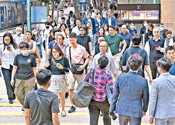 港府放寬樓市措施下，已吸引了不少外來人才選擇轉租為買。