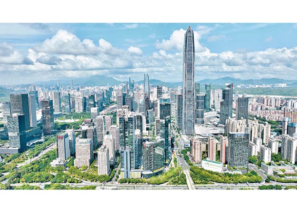 深圳把今年的經濟增長目標設於5.5%，比廣州、北京和上海進取。