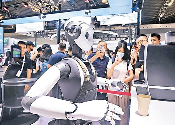 隨着科技不斷進步，未來企業將更廣泛地使用機械人技術、自動化和AI。