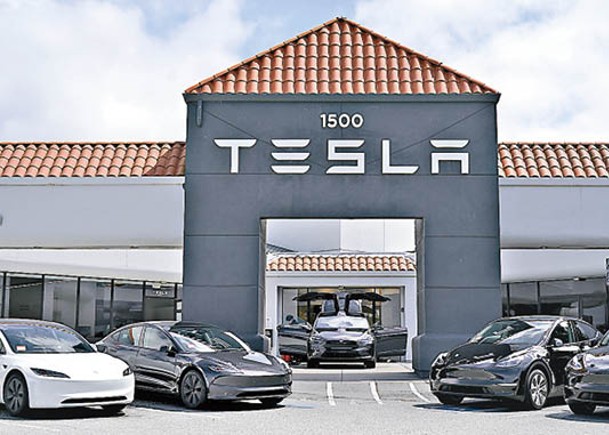 Tesla市值年內蒸發逾3,000億美元。