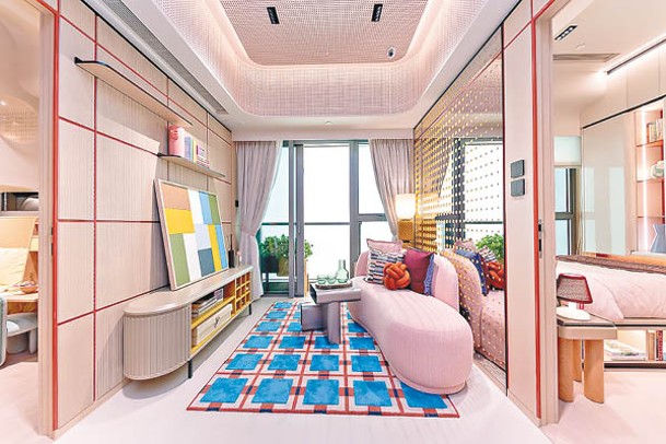 兩房連家具無改動示範單位參照Fiskars第1座18樓C室，實用面積453方呎。