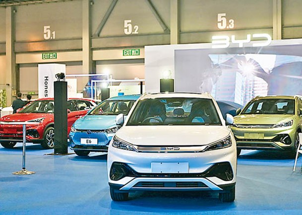 面對歐美國家加徵關稅，比亞迪近年加緊在亞洲各地銷售電動車。
