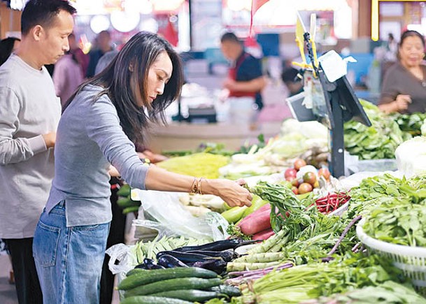 內地上月食品價格按年漲3.3%，新鮮蔬菜更飆逾兩成。（中新社圖片）