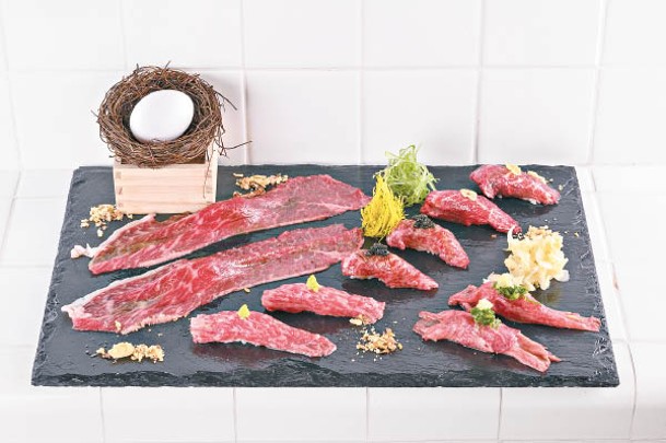 和牛壽司<br>有香葱牛腹肉碎、生牛肉、牛大腹肉和炙燒壽喜燒等，別具特色。